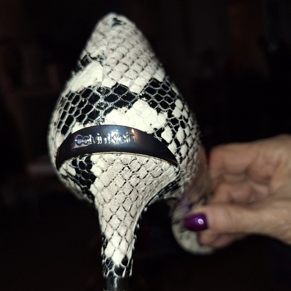Calvin Klein leather animal print heels NWOT SIZE 8 1/2 - Picture 3 of 5